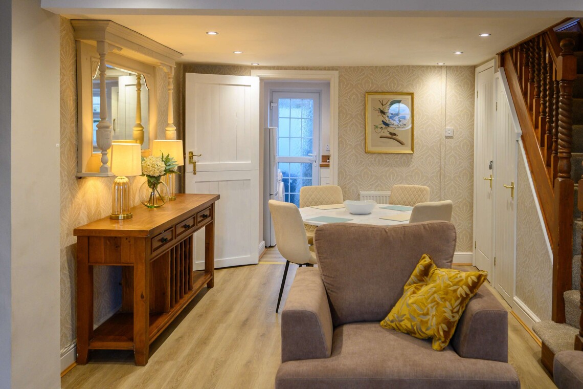 Dining area with stable door to kitchen