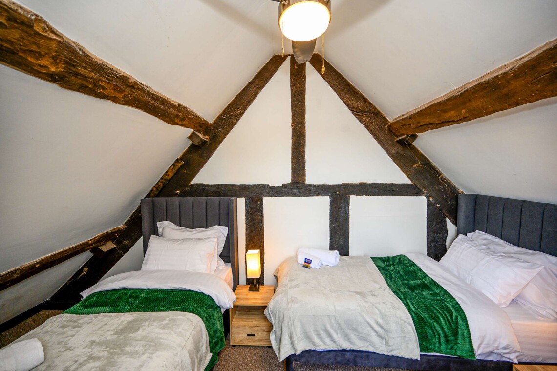Twin bedroom