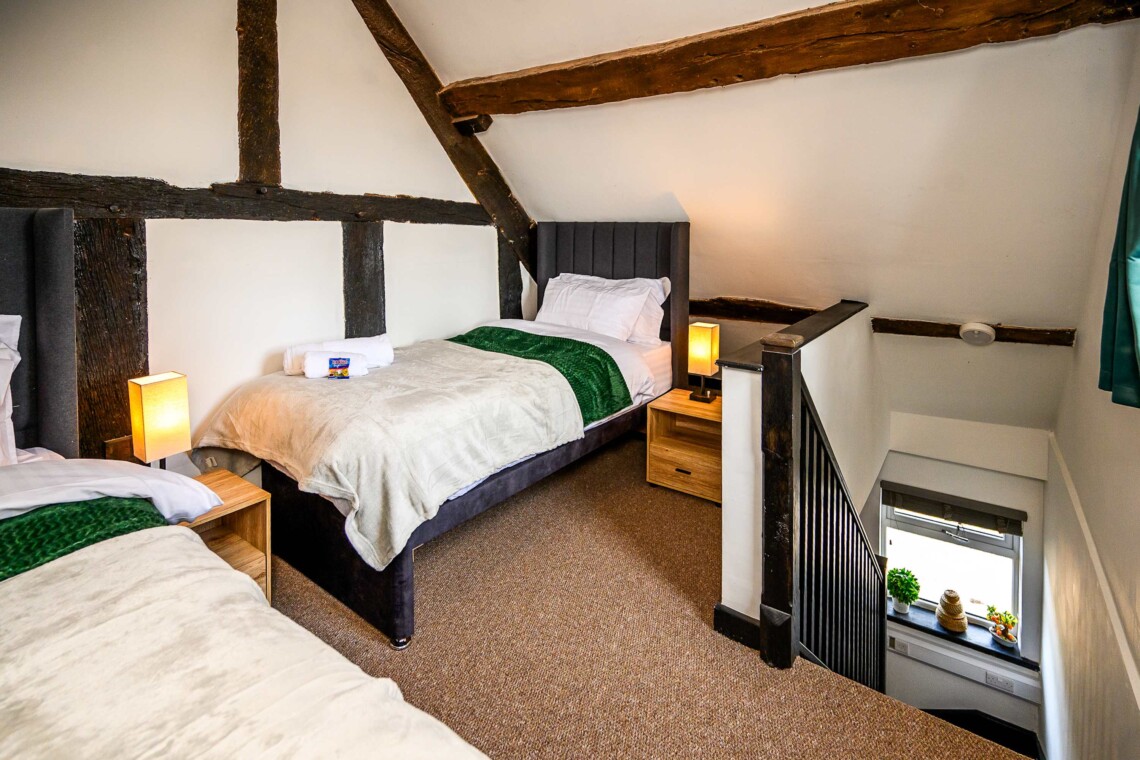 Twin bedroom