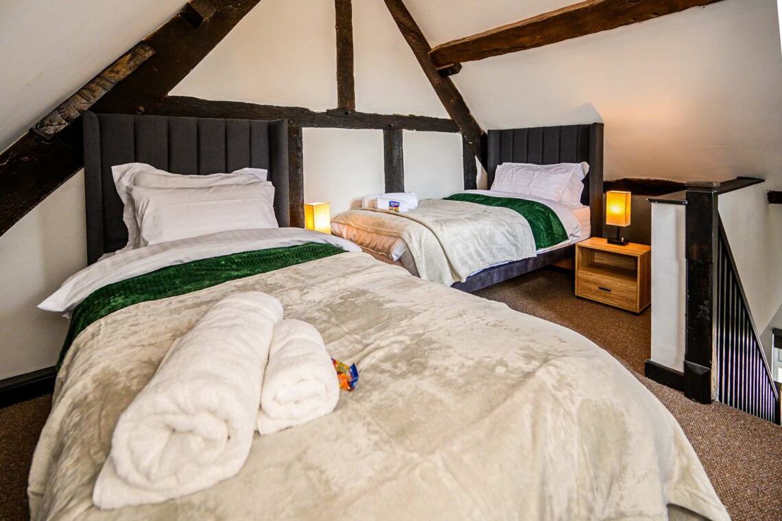 Twin bedroom
