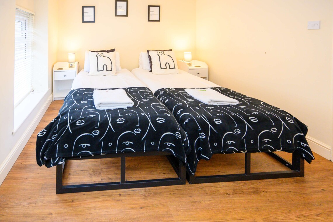 Twin bedroom