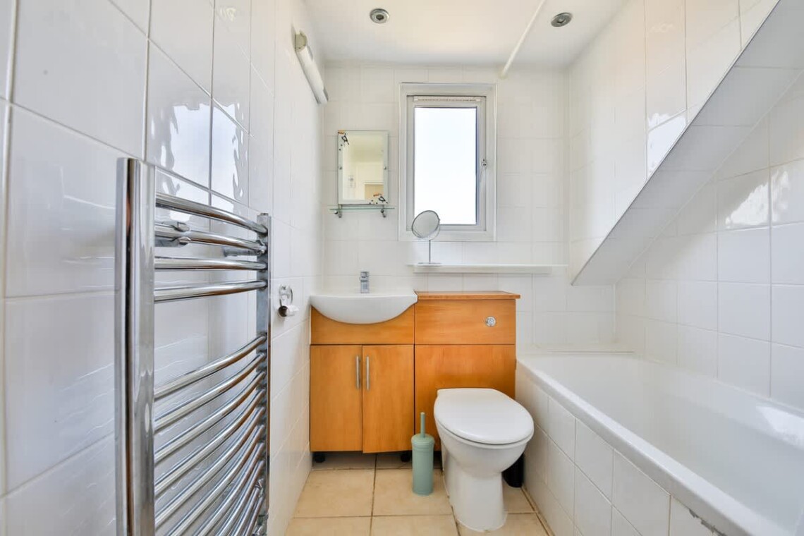 Bedroom 2 Ensuite bathroom,