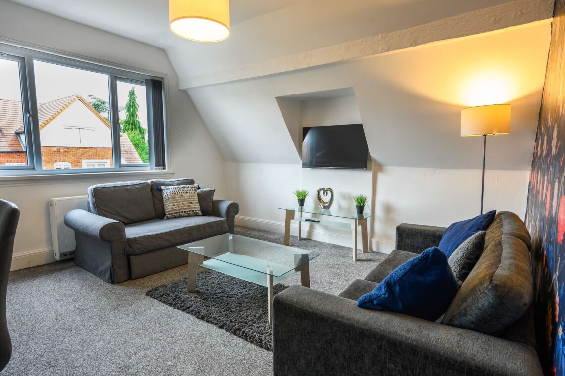 Sapphire living & dining area