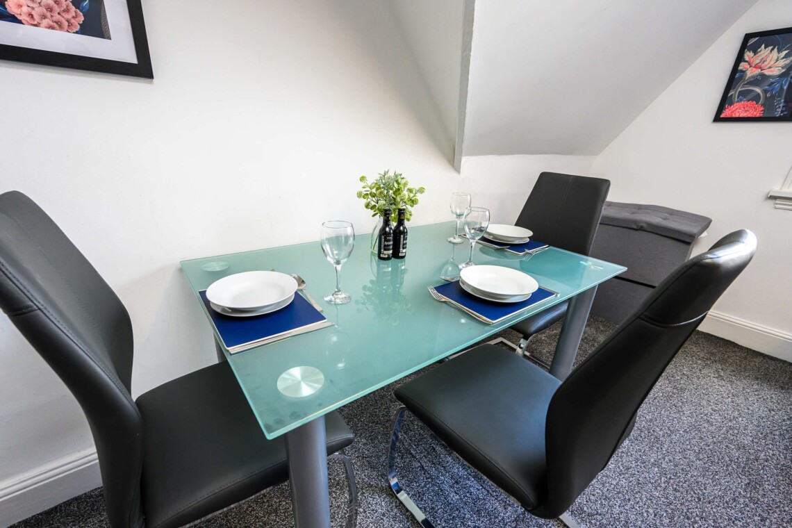 Comfortable dining for up to three people